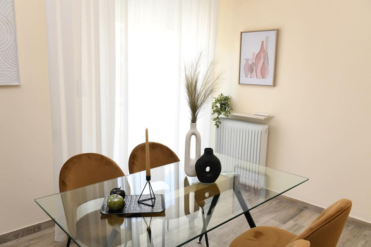 Konstantina Apartment Atene Esterno foto