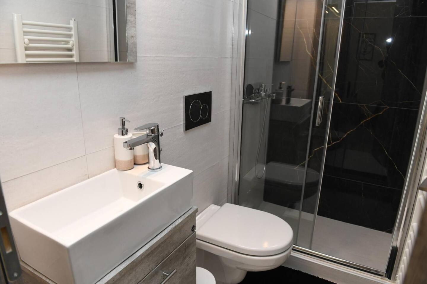 Konstantina Apartment Atene Esterno foto